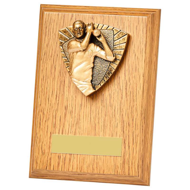 Cricket Bowler Wood Plaque Male 150mm – Light Oak