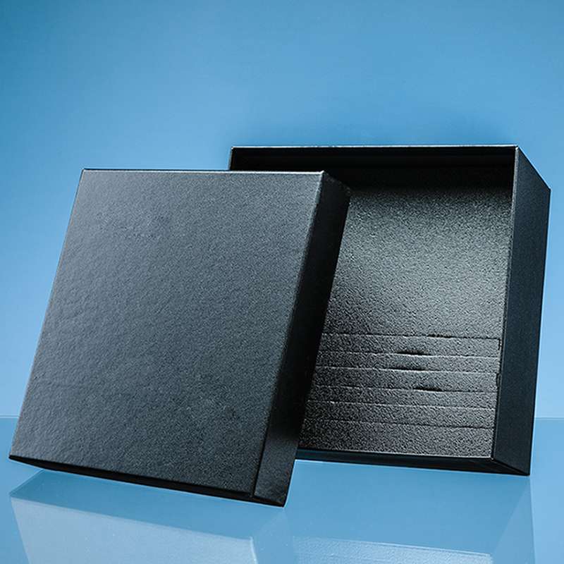 19cm Universal Foam Lined Award Gift Box – Maximum Base Size 15.5cm x 12mm