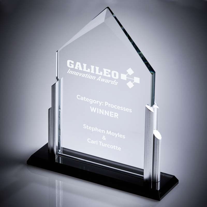 Glass Peak on Metal Base Award 220mm – Clear